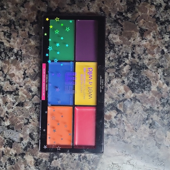 Wet n Wild Fantasy Makers RAINBOW # 1230864  paint palette for eye & face - Picture 1 of 5